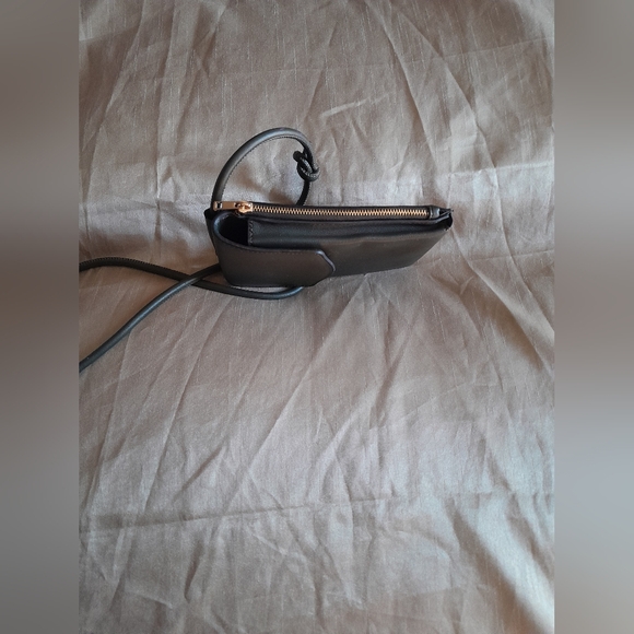 A New Day  crossbody purse. Woman's - Picture 7 of 7